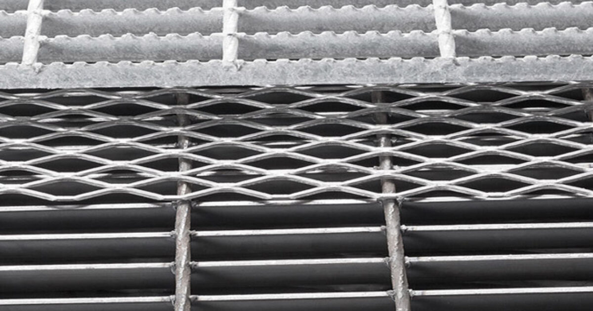 Metal mesh clearance grate